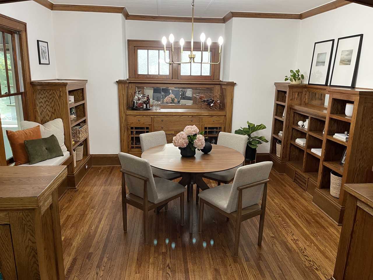 2079 Saint Clair Ave - Photo 3 of 21