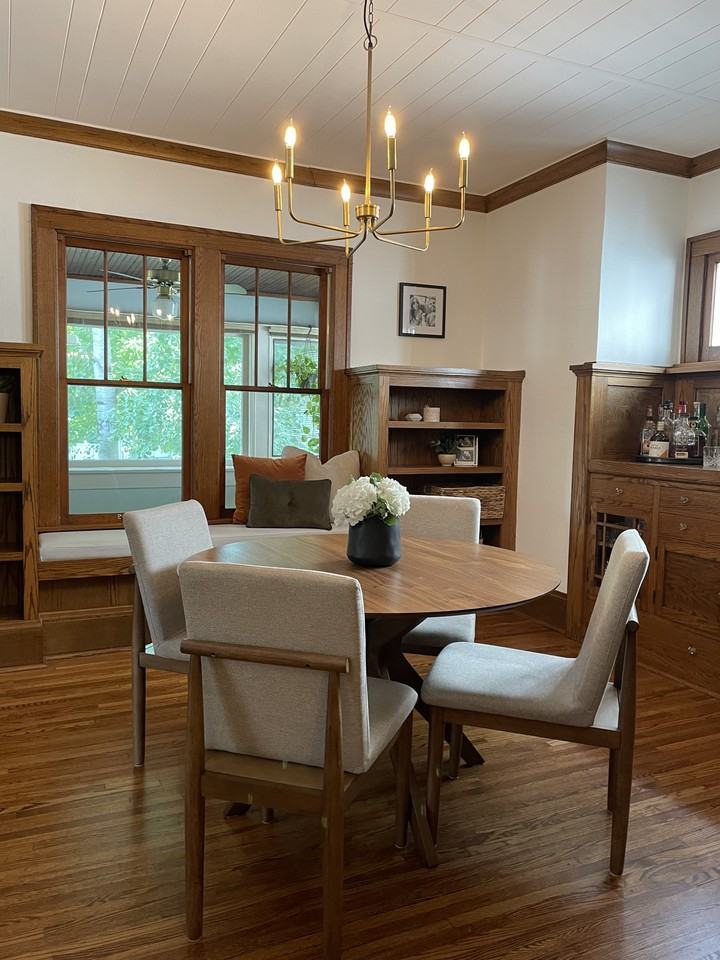 2079 Saint Clair Ave - Photo 5 of 21