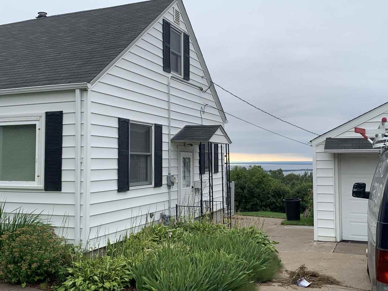 2212 Springvale Ct - Photo 2 of 37