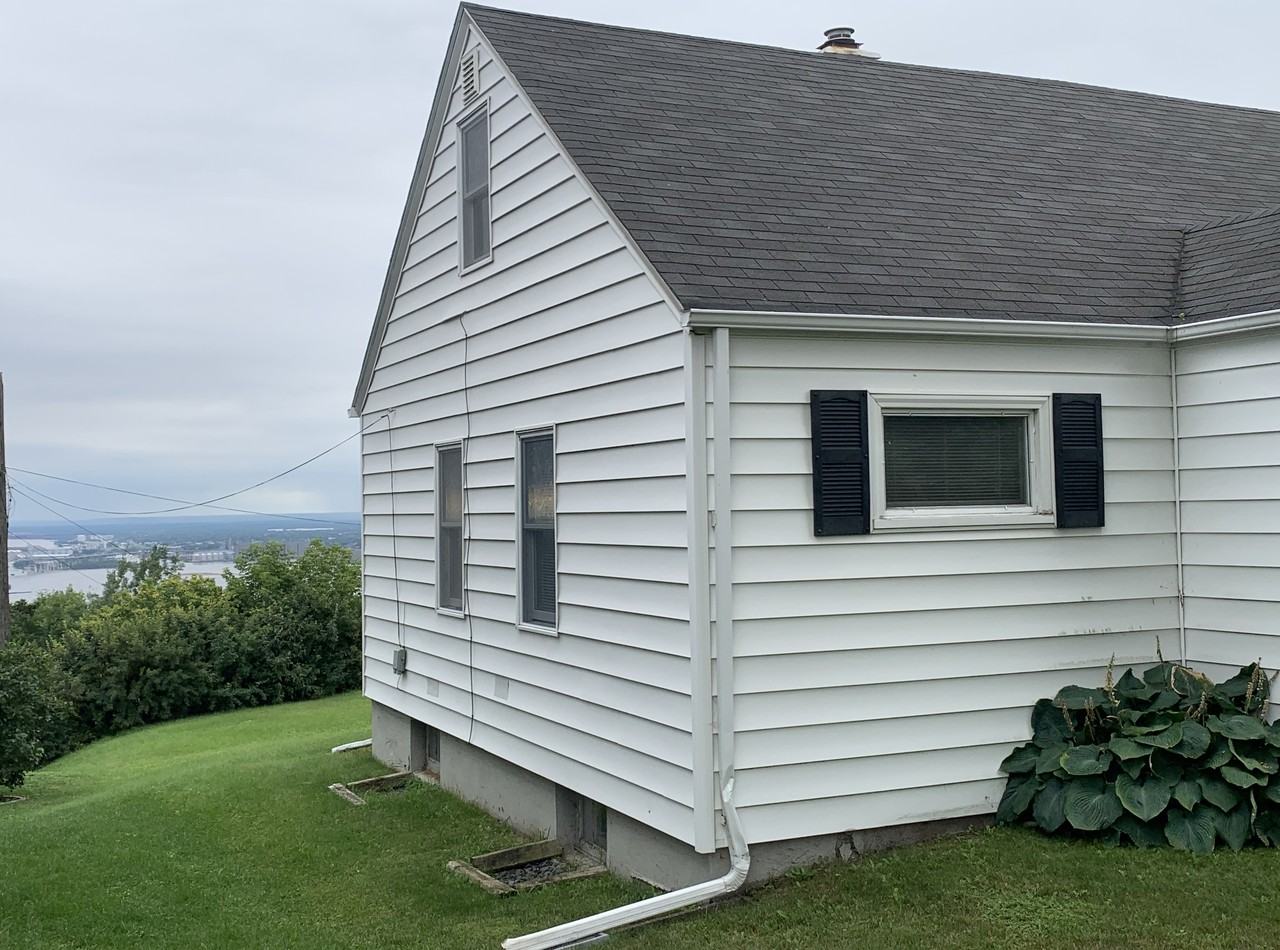 2212 Springvale Ct - Photo 3 of 37