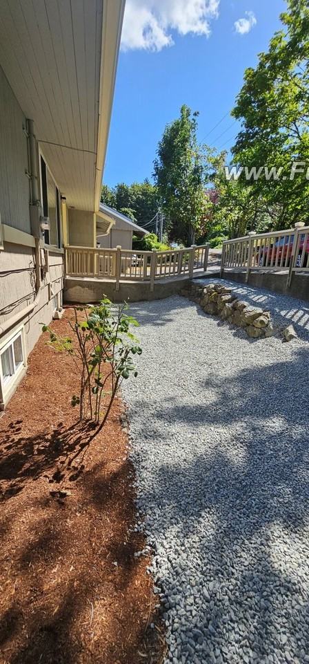 11030 Roseberg Ave S - Photo 2 of 25