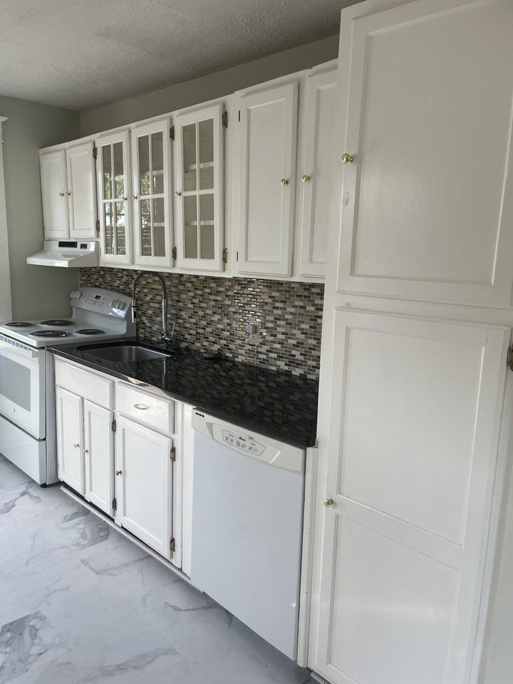 1806 Hoffmansville Rd 2nd Fl - Photo 2 of 13