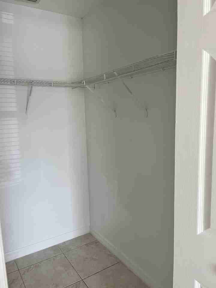 438 Loretta Avenue - Photo 7 of 15