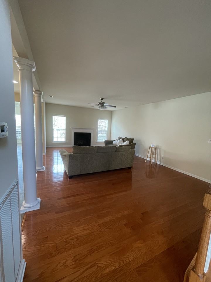 917 Jewel Stone Ln - Photo 3 of 28