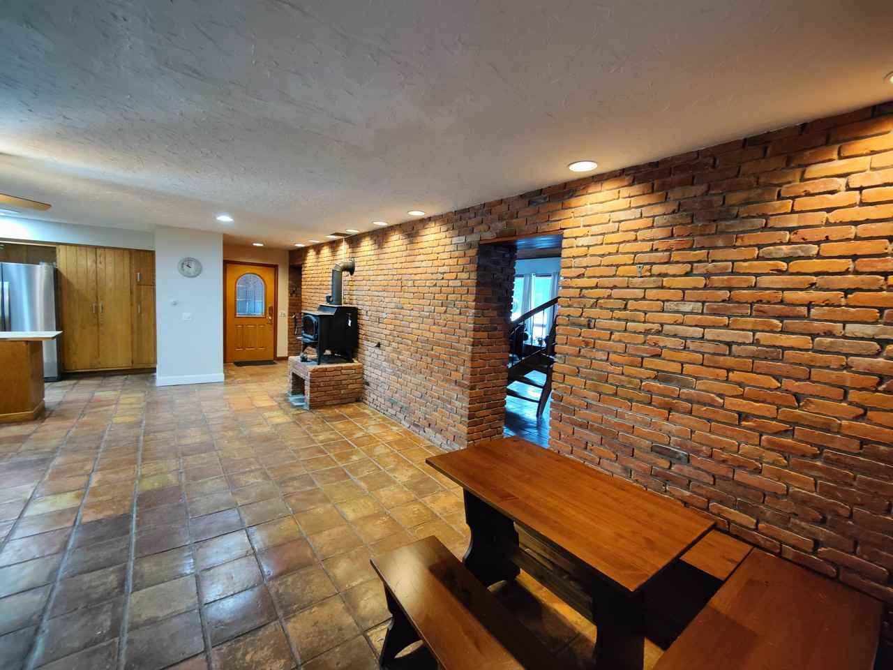 21766 Spruce Cres #NA - Photo 2 of 29