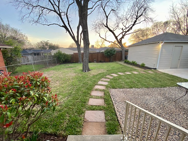 1925 Peavy Rd - Photo 2 of 39