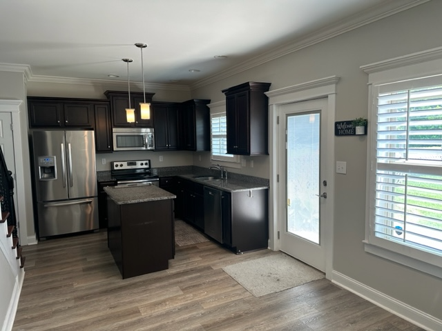 142 Bellingham Dr Ne - Photo 3 of 13