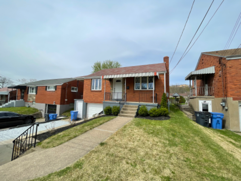 111 Knox St - Photo 2 of 16