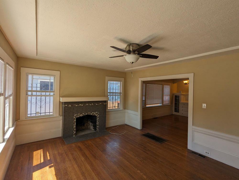 2721 55th Ave - Photo 2 of 21