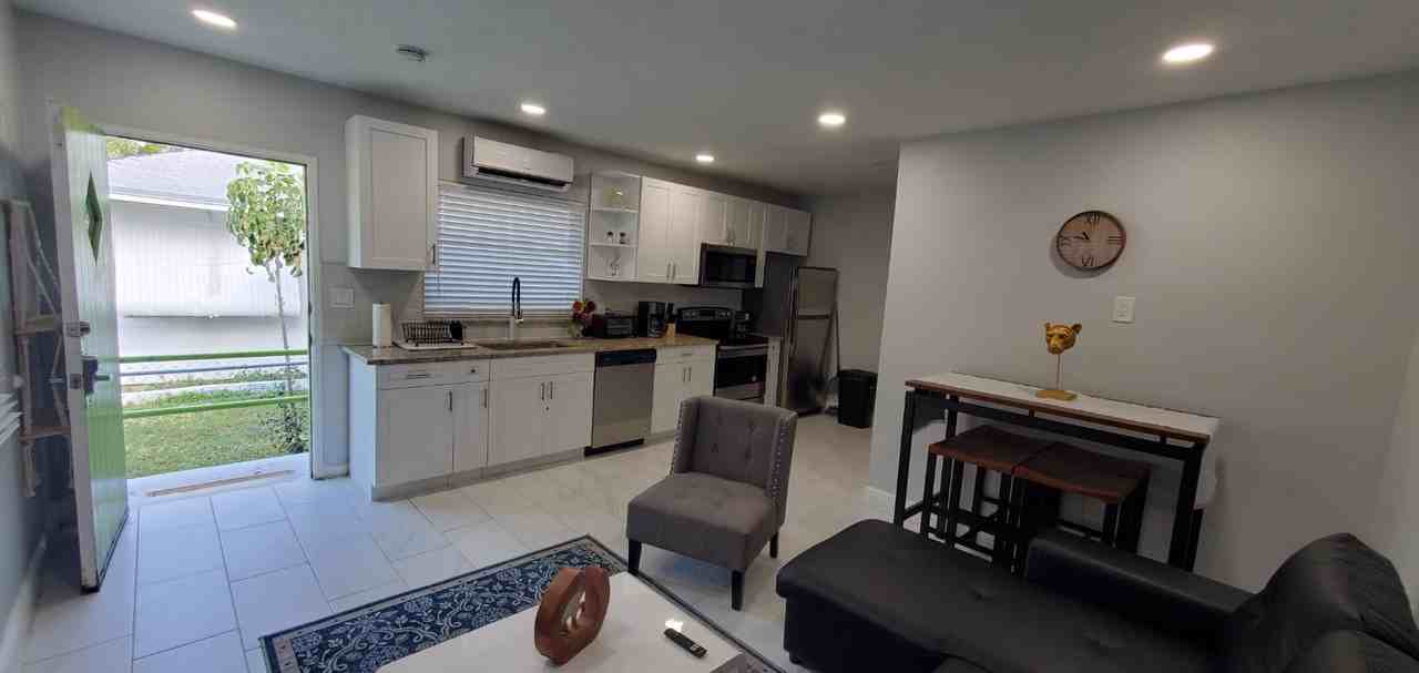430 Northeast 1st AvenueUNIT A #430A - Photo 4 of 23