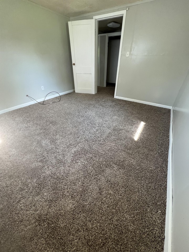 1305 Princeton Ave #1 - Photo 5 of 17