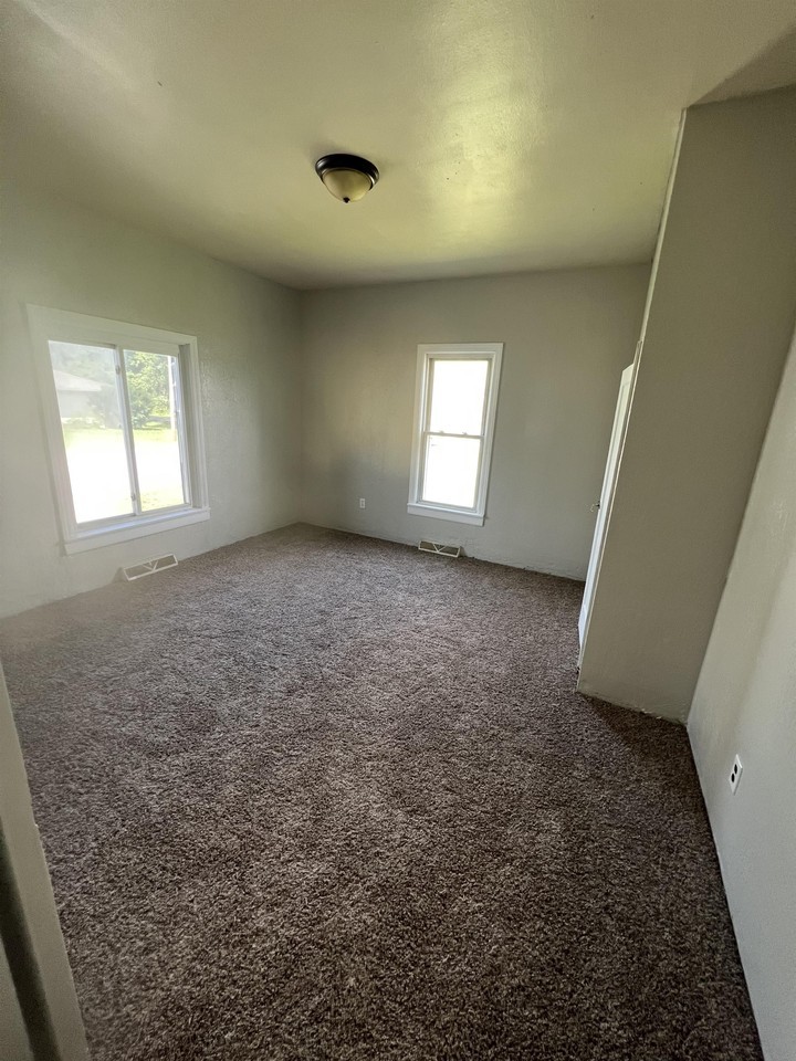 1305 Princeton Ave #1 - Photo 6 of 17