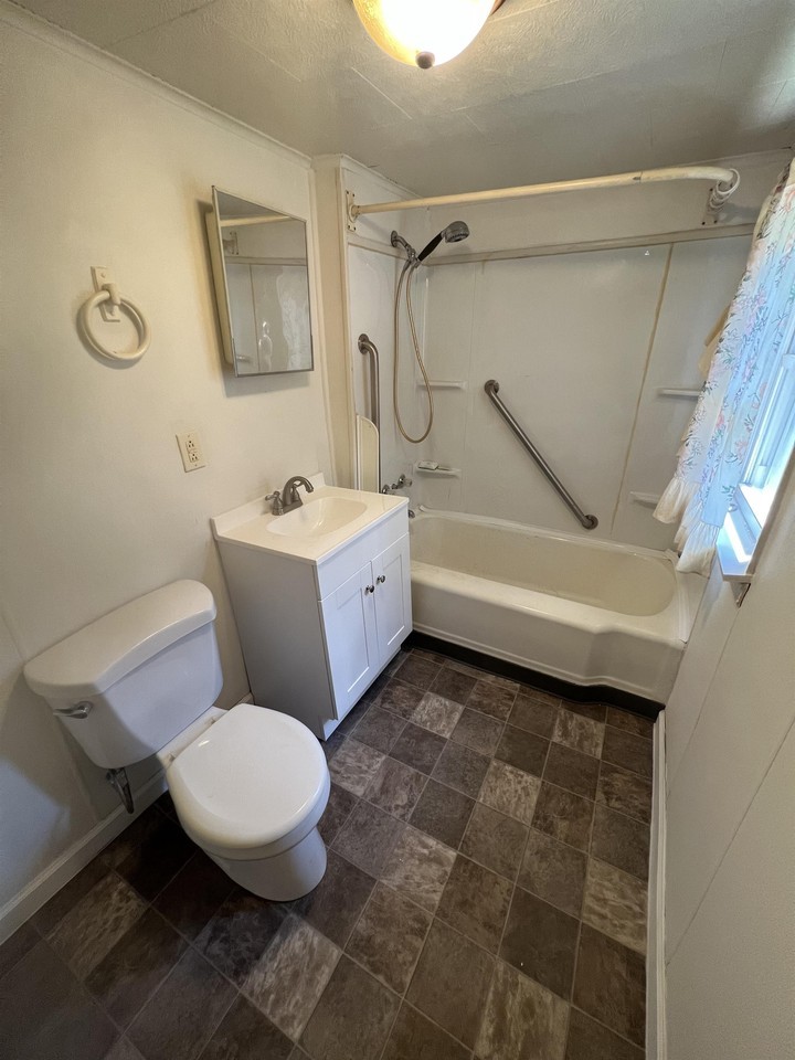 1305 Princeton Ave #1 - Photo 7 of 17