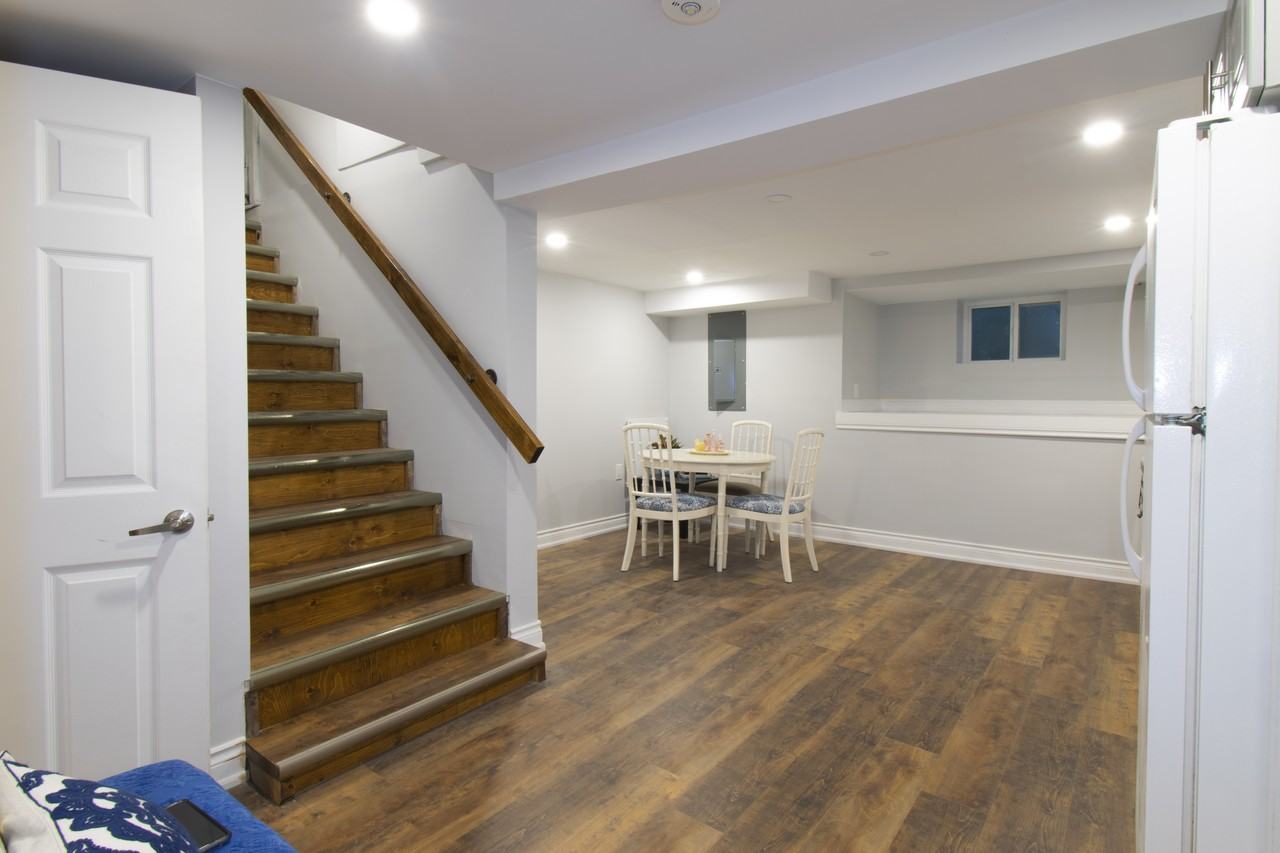 4667 McDougall Crescent - Photo 2 of 8