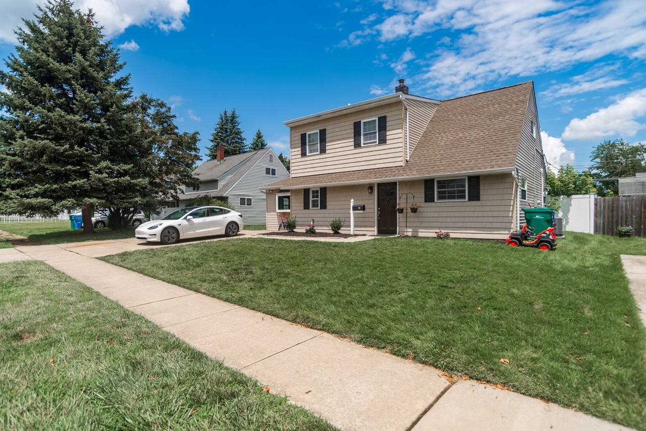 70 Huckleberry Ln - Photo 2 of 42