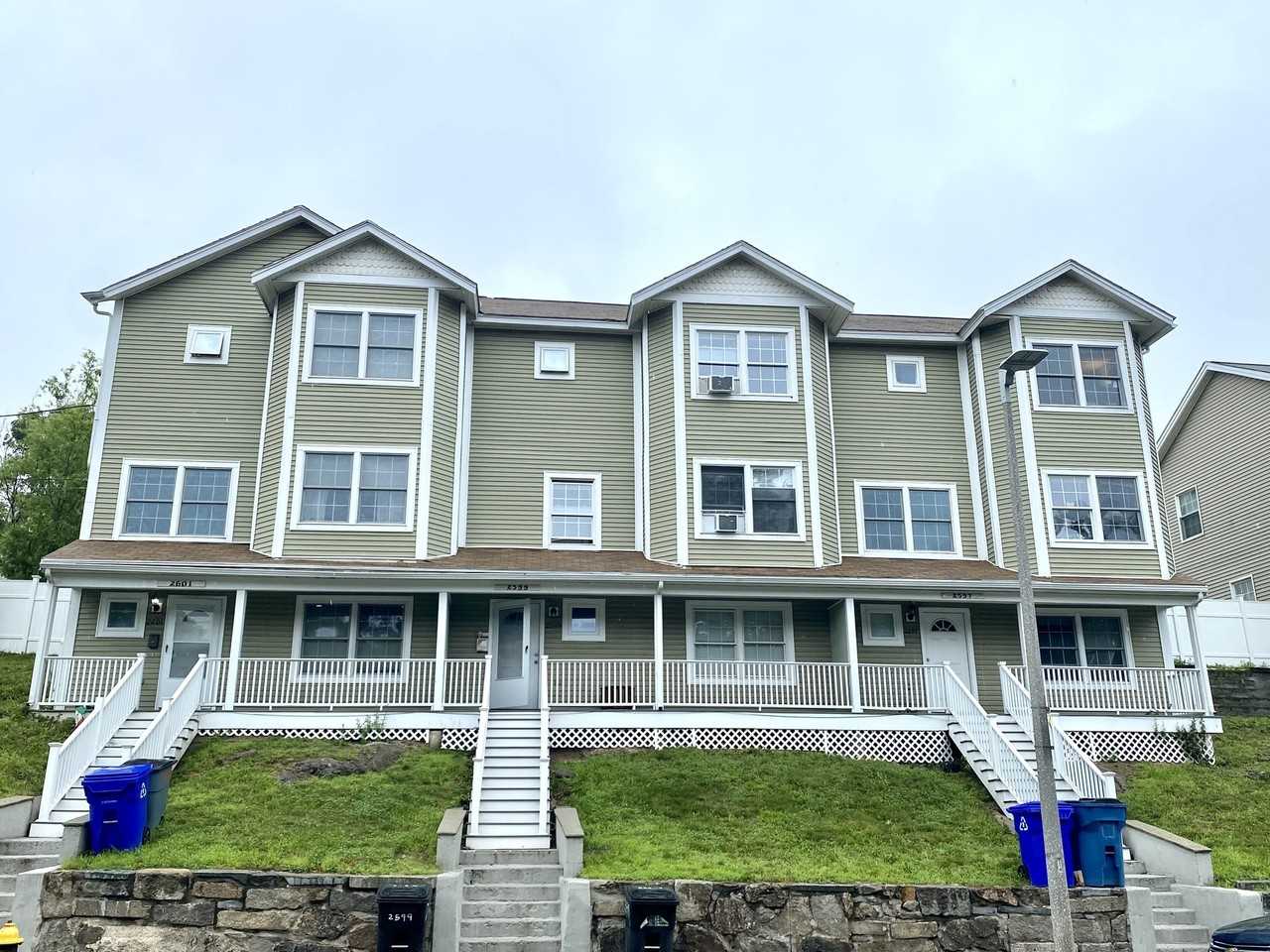 2597 Washington St - Photo 2 of 20