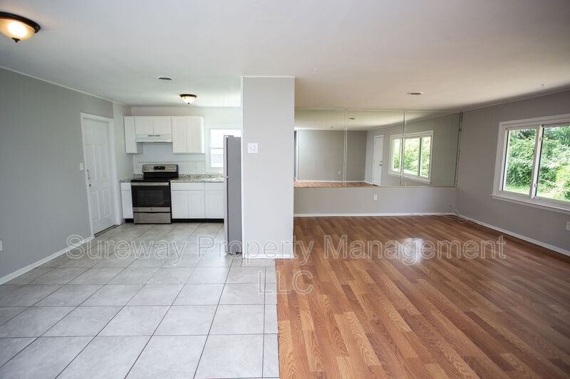 17 Snowdon Ln - Photo 3 of 49