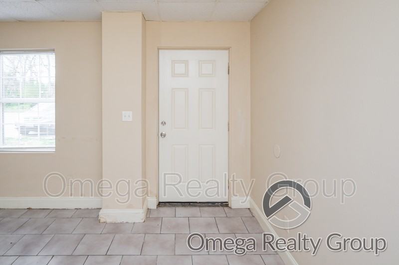 310 Percy St - Photo 5 of 19