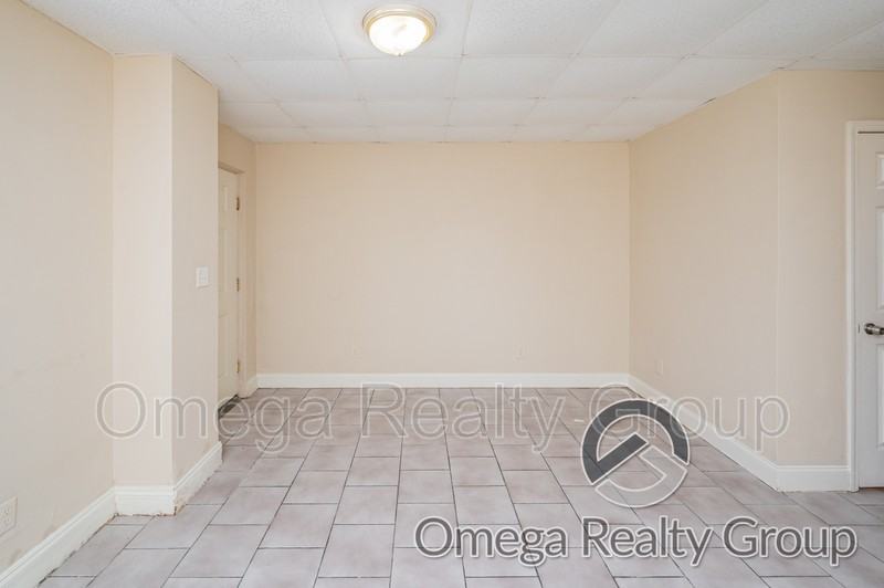 310 Percy St - Photo 6 of 19