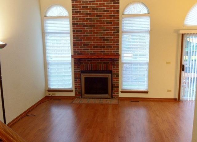 1065 Talbots Ln - Photo 3 of 15