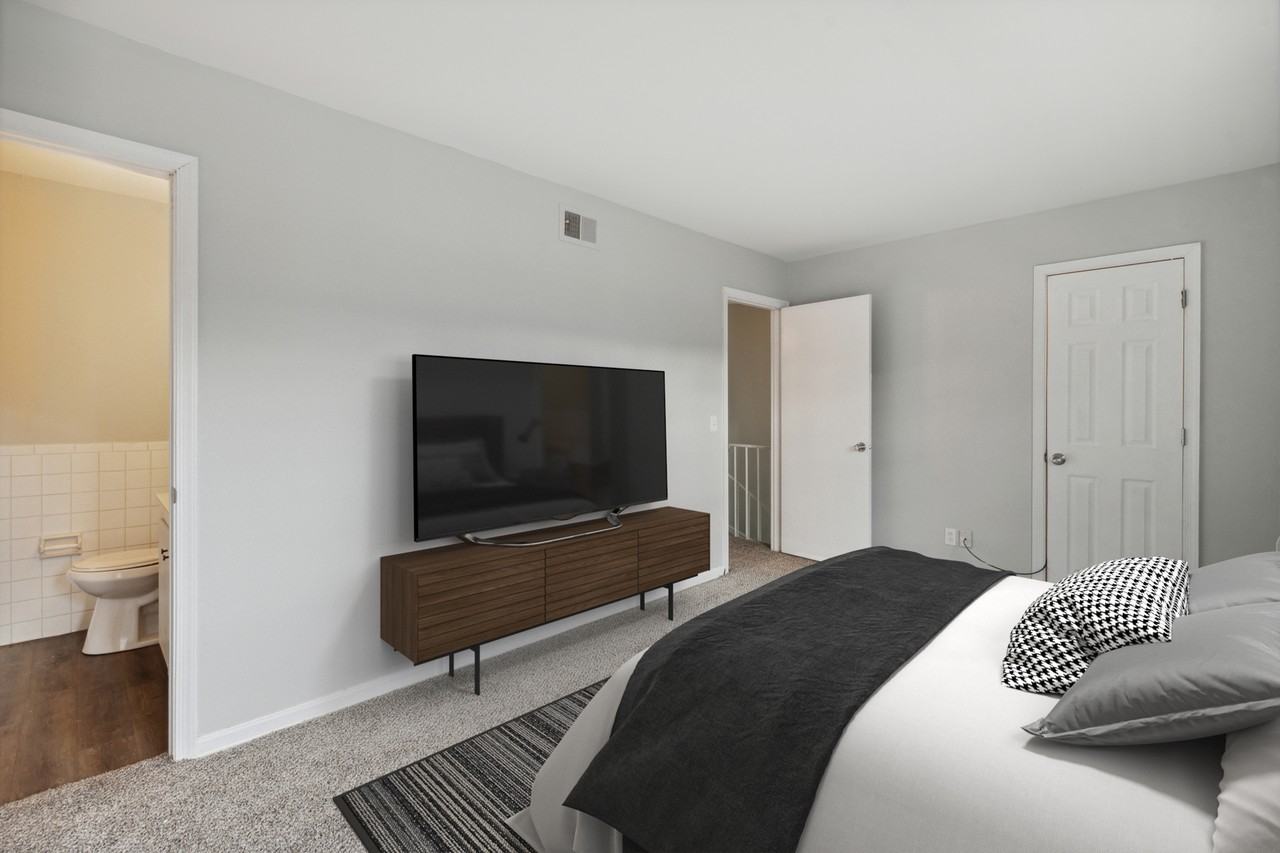 Jamestown Apartments & Townhomes - Photo 2 of 60