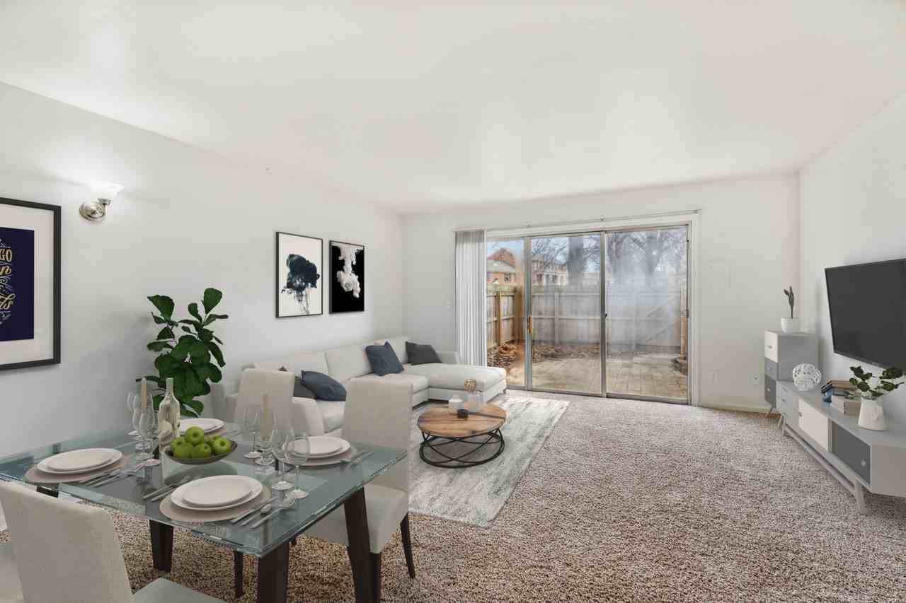 Jamestown Apartments & Townhomes - Photo 4 of 60