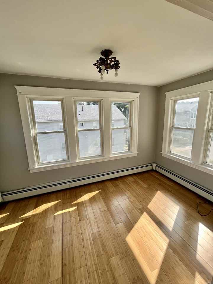 216 Providence St 2 - Photo 2 of 10