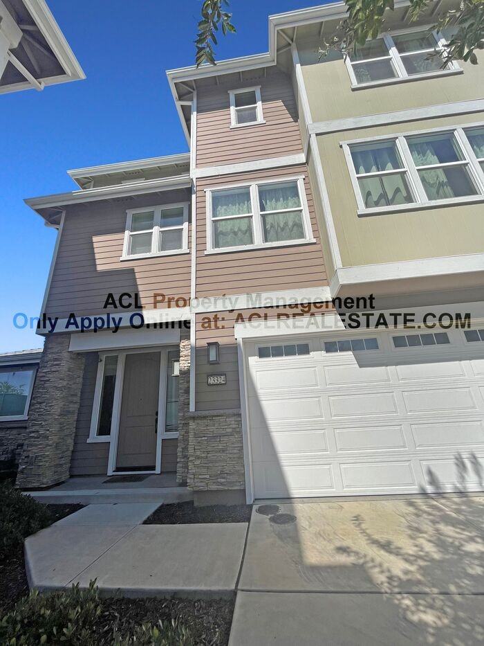 23324 Wilmot Cir - Photo 3 of 29
