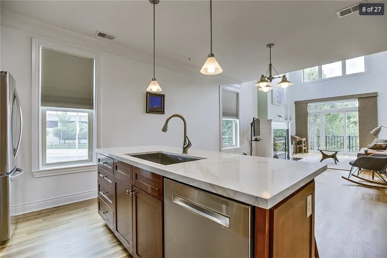 2942 Walnut St #2942 - Photo 3 of 12