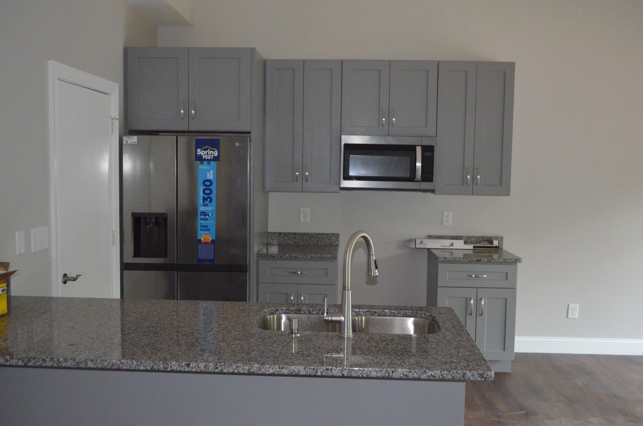 1604 Jasper Pl Ne #1 - Photo 2 of 4