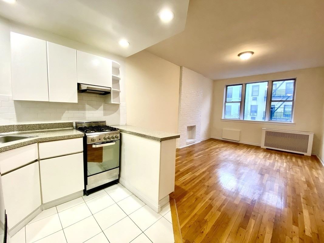 135 W 24th St #6DD