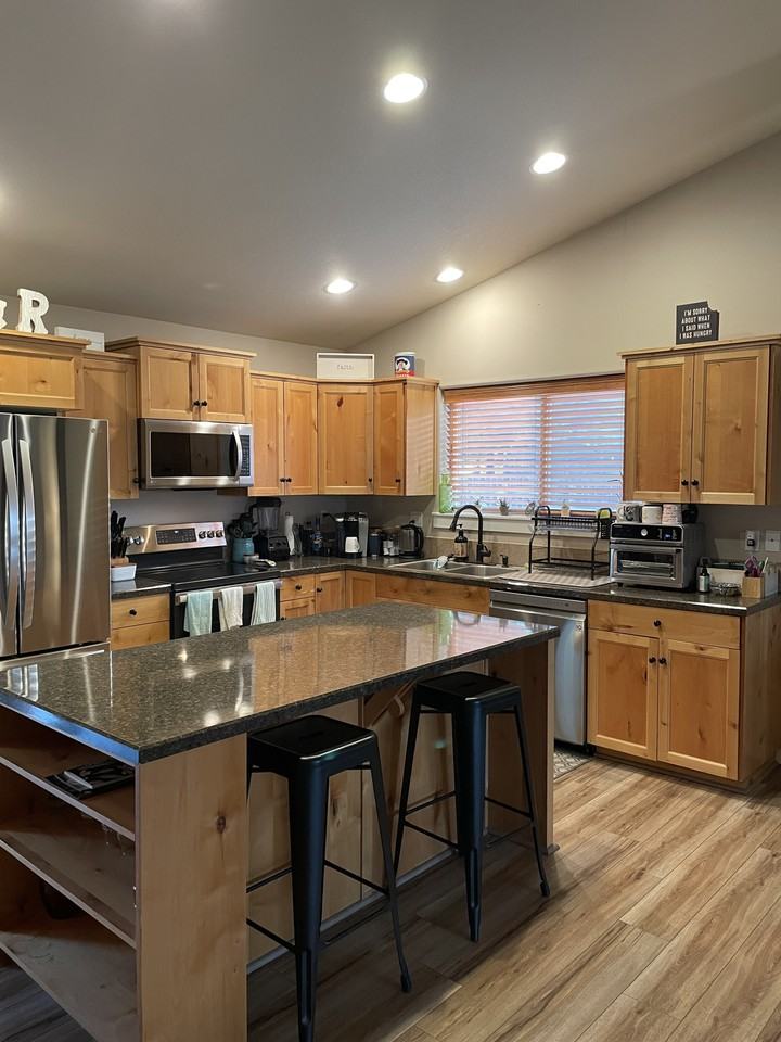 19175 Pumice Butte Rd #NA - Photo 3 of 8