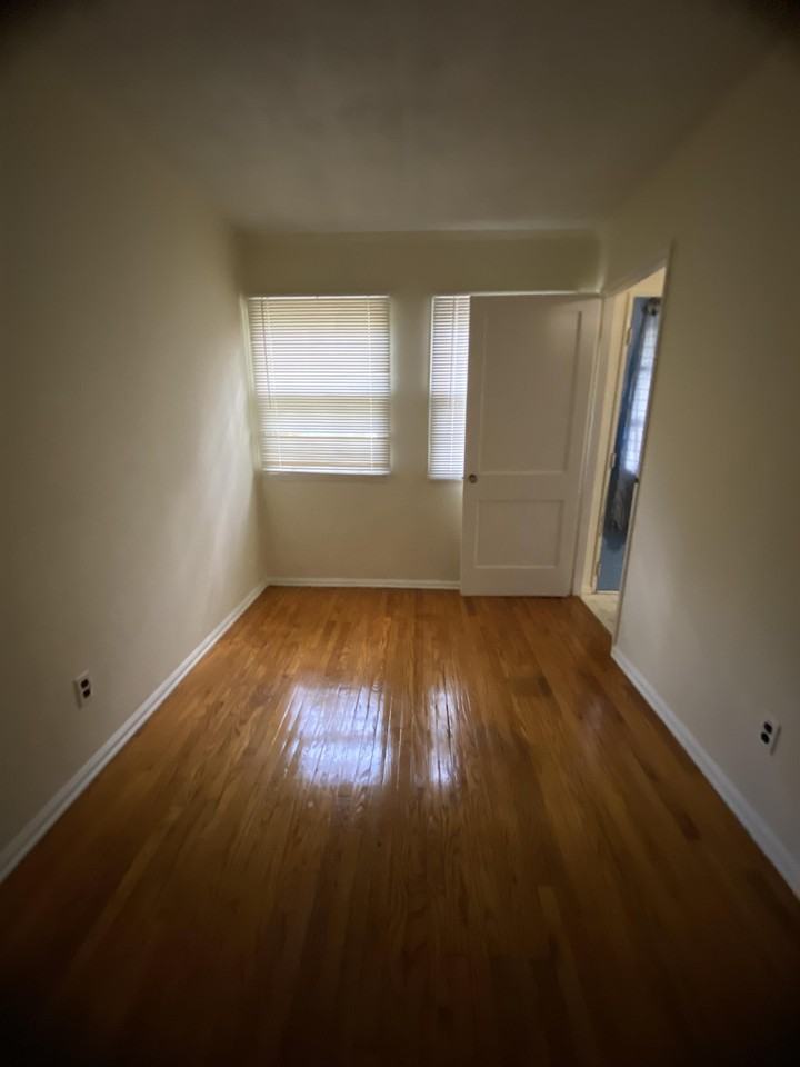 912 S Webber St #1 - Photo 5 of 12