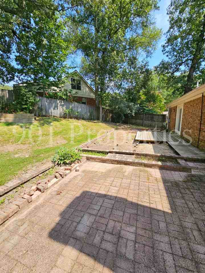 2258 Tidmington Dr #1 - Photo 5 of 35