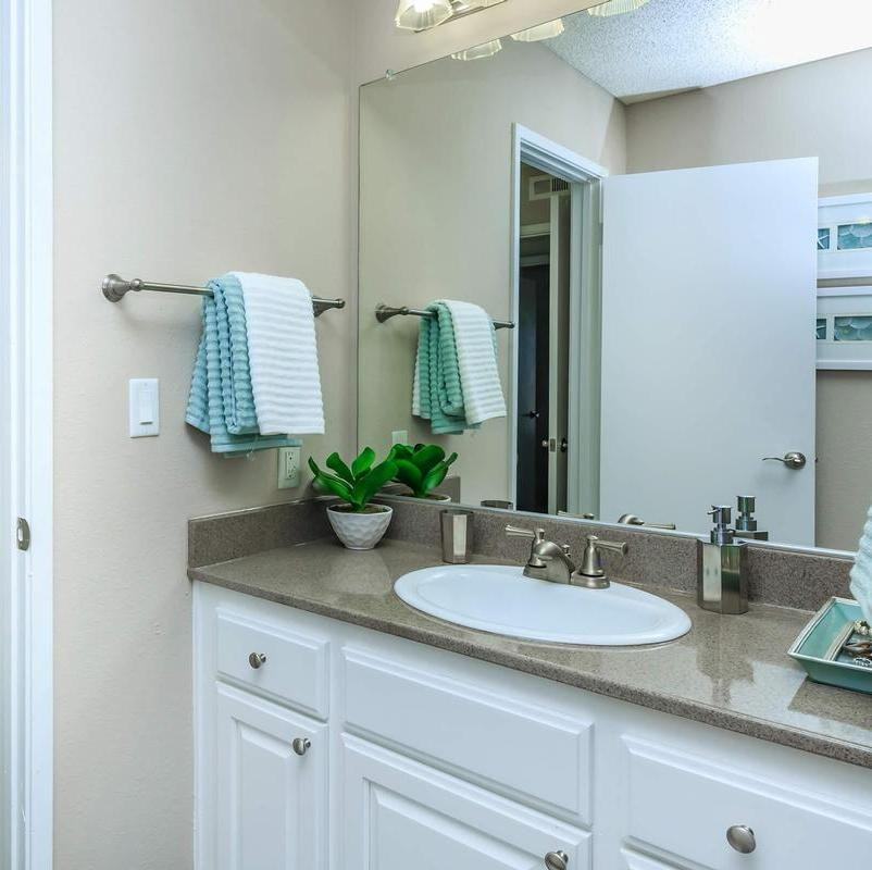 650 Tamarack Ave - Photo 5 of 32