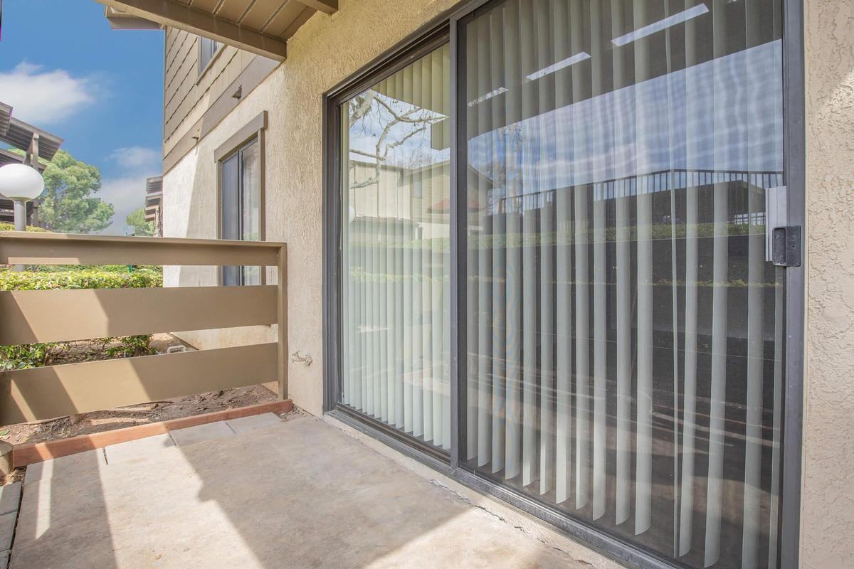 650 Tamarack Ave - Photo 6 of 32