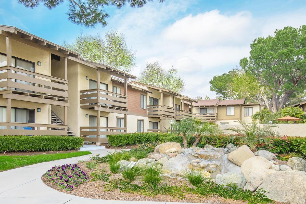 650 Tamarack Ave - Photo 2 of 32