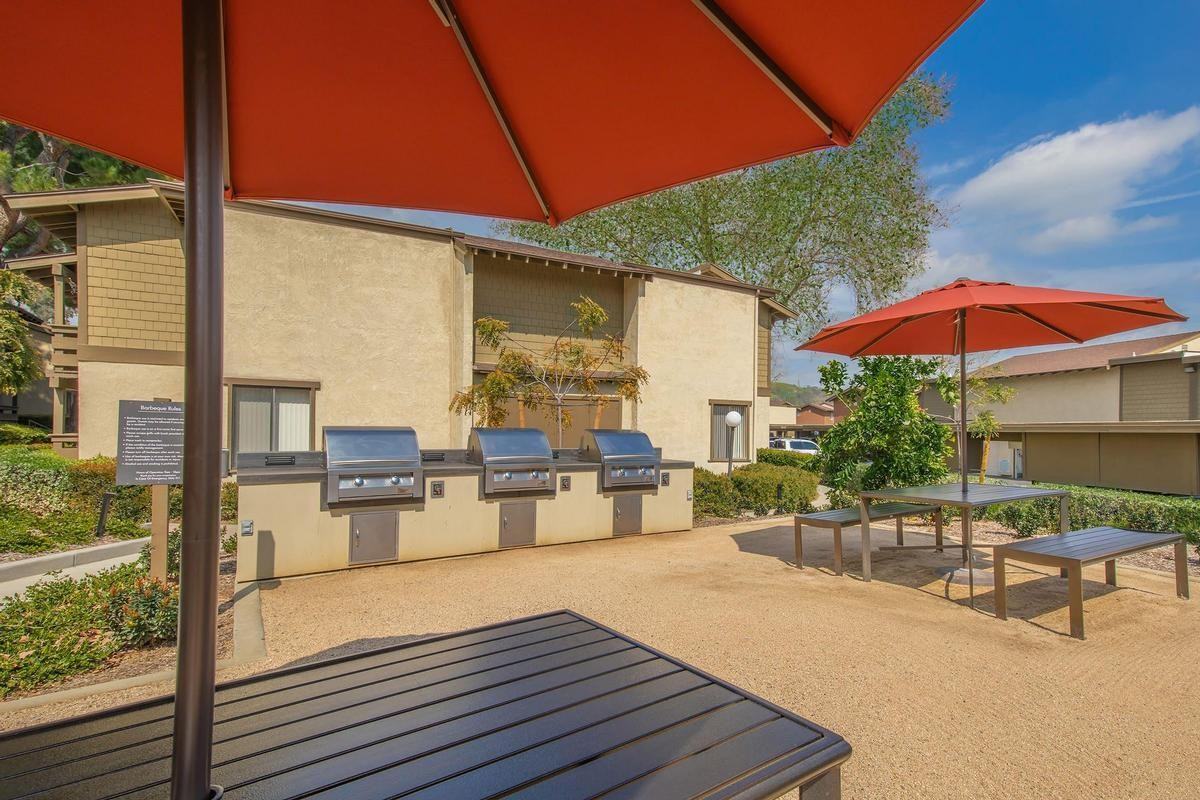 650 Tamarack Ave - Photo 6 of 32