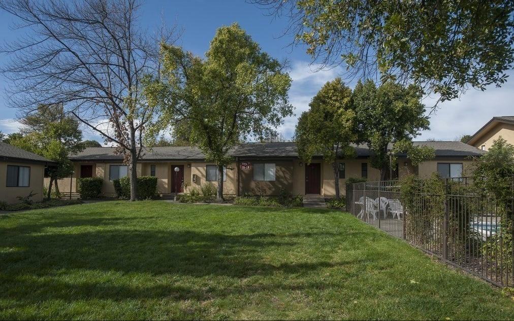 2323 Fairfield Ave - Photo 6 of 16