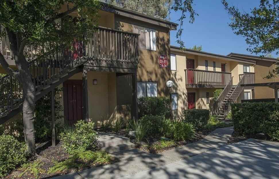 2323 Fairfield Ave - Photo 6 of 16