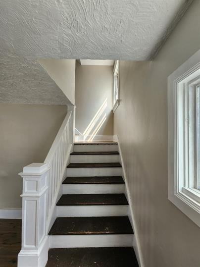 2632 Niagara Ave - Photo 2 of 9