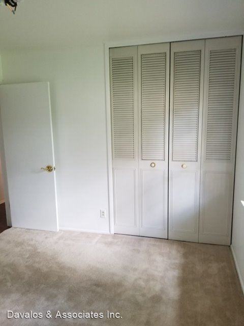 123 Meadow Path Dr - Photo 3 of 13