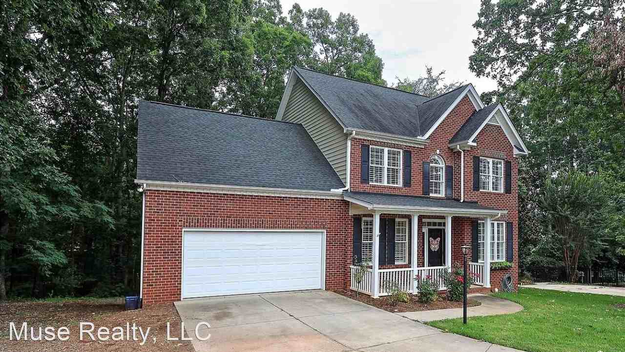 1207 Hastings Ct - Photo 2 of 37