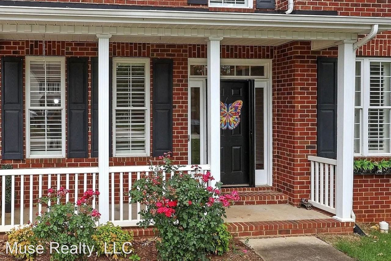 1207 Hastings Ct - Photo 3 of 37