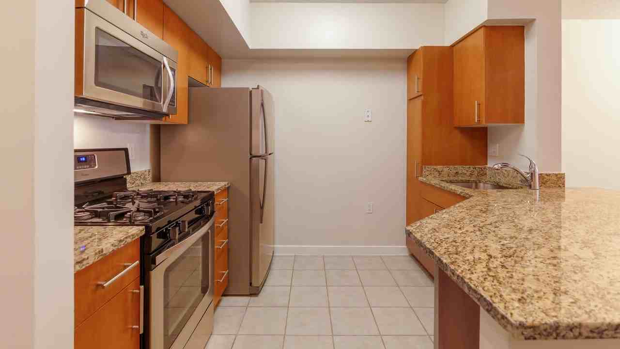 2400 M - Photo 7 of 50