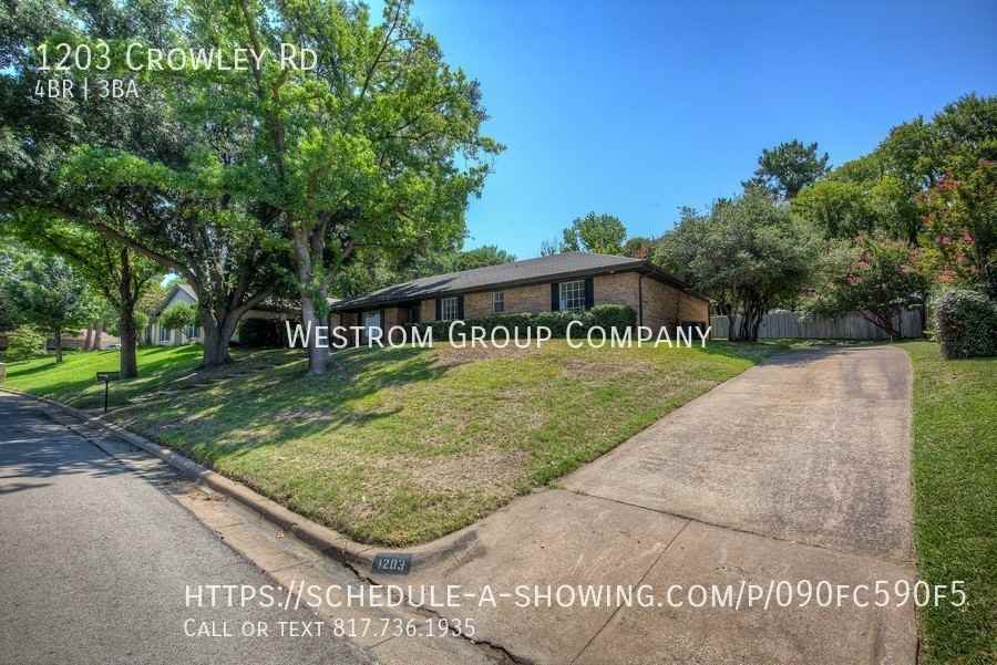 1203 Crowley Rd - Photo 3 of 40