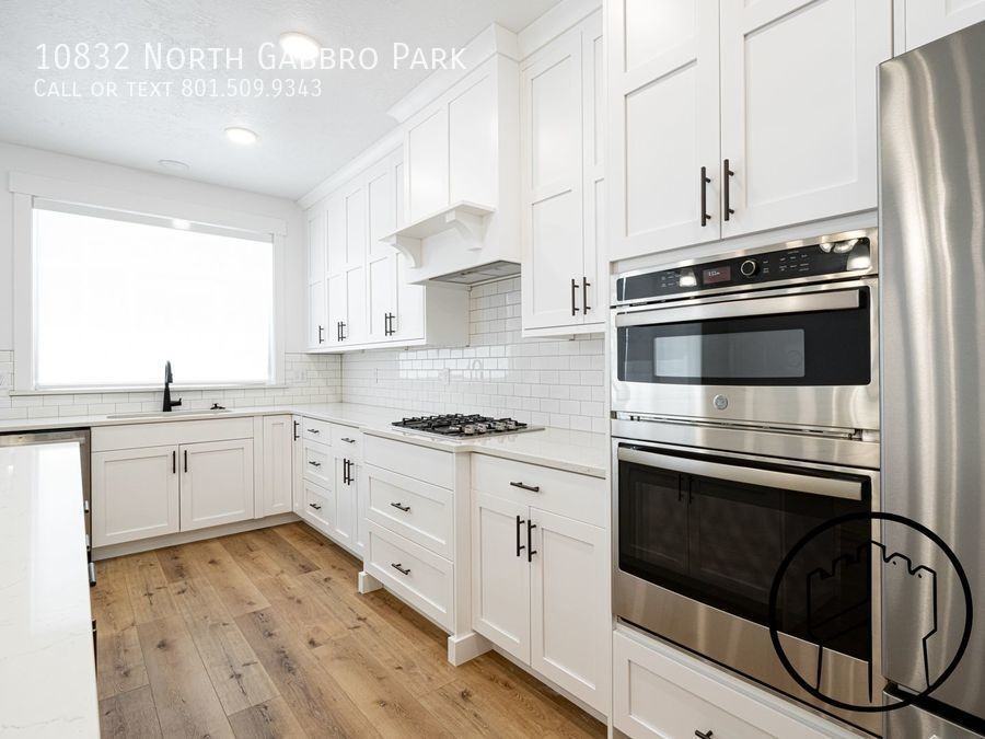 10832 N Gabbro Park - Photo 3 of 33