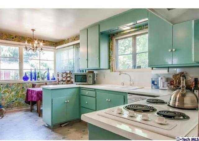 3255 Lombardy Rd - Photo 3 of 10