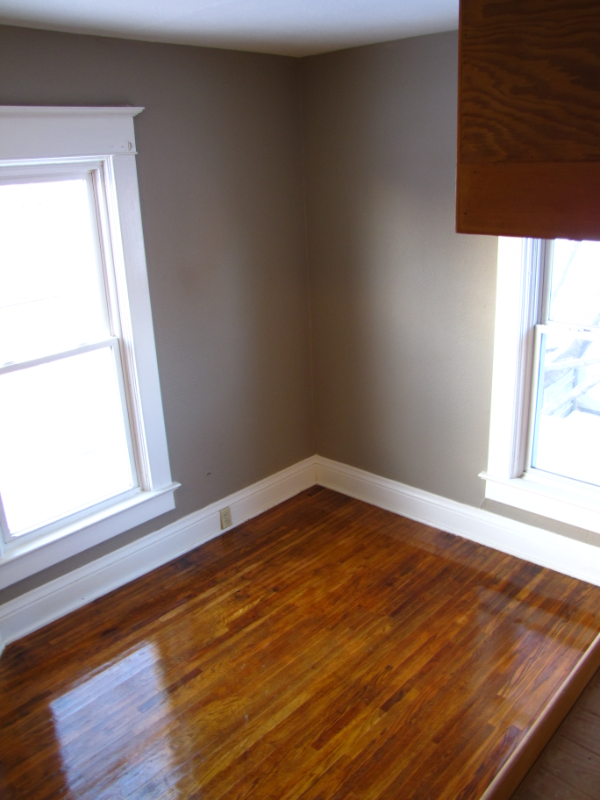 110 E 8th St - Photo 2 of 36