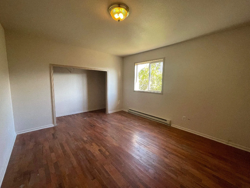 595 Keller Ave - Photo 2 of 6